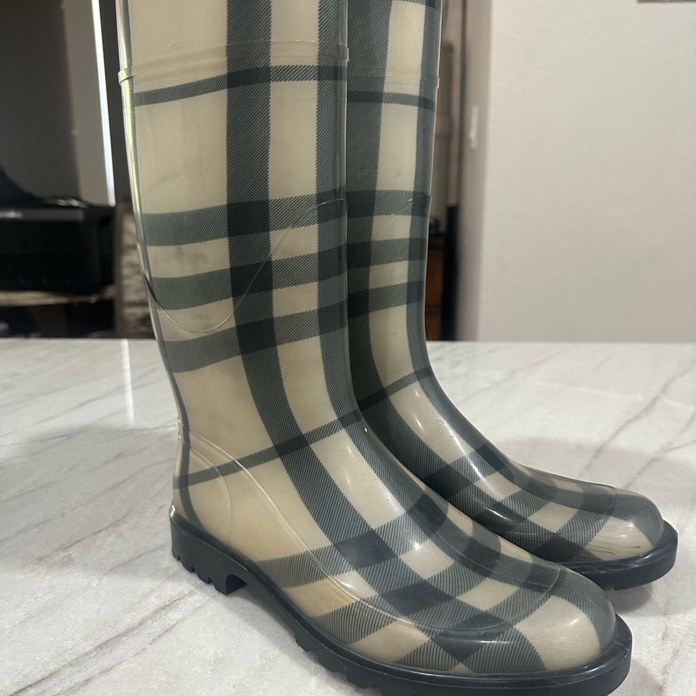 Burberry Plaid Winter Rain Boots - Black and Cream - Picture 3 of 5